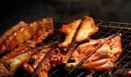 街边烧烤摊爆料视频,现场实况曝光，美味与卫生的较量